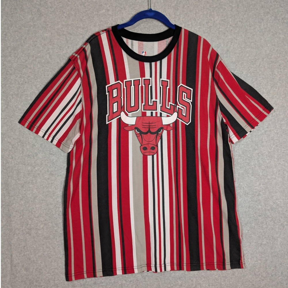 NBA Chicago Bulls Mens XL Striped Graphic T-Shirt Red Black White Short Sleeve